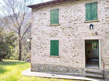 Casa in sasso sul fiume a Castel del Rio