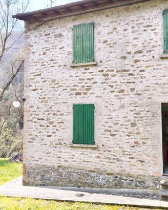 Casa in sasso sul fiume a Castel del Rio