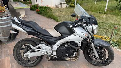Suzuki GSR 600