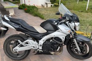 Suzuki GSR 600