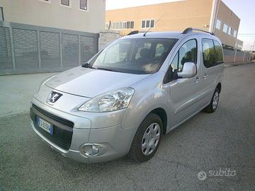 Peugeot Partner Tepee 1.6 HDi 90CV AUTOCARRO 5 POS