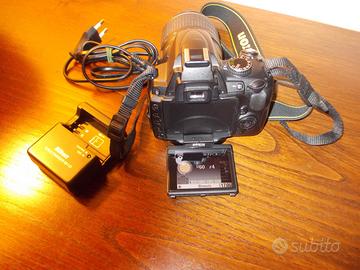 Fotocamera Nikon d 5000 con 18-55