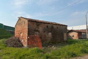 CAZZAGO DI PIANIGA Rustico da Restaurare