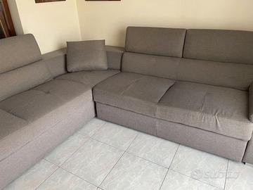 divano angolare buone condizioni