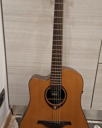 Chitarra acustica elettrificata