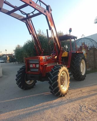 TRATTORE FIAT 100/90 DT 4 X 4 CON PALA
