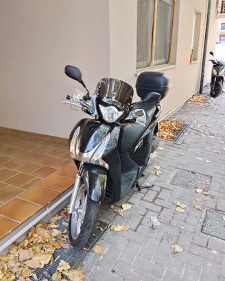 Honda SH 150 ABS in ordine.Nessun lavoro da fare.