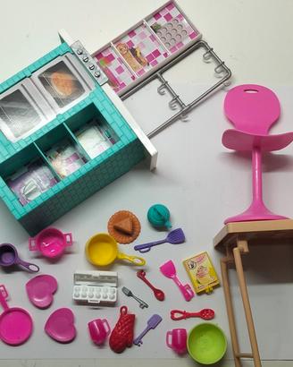 cucina di barbie con accessori