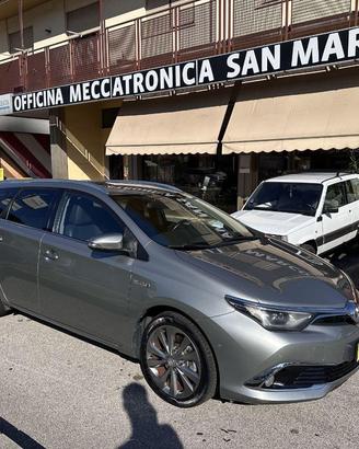 TOYOTA - Auris - TS 1.8 Hybrid Lounge #