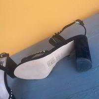 Sandali in  camoscio nero tg 37 marcati BIBI LOU