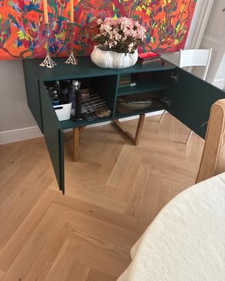 Credenza moderna verde — 2 ante, gambe in legno
