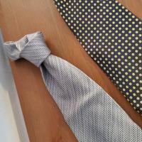 Armani, 2 cravatte in seta