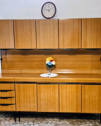 Salvarani 1966 credenza tavolo siedi colonne