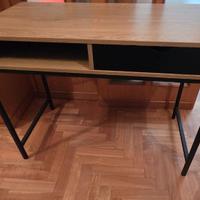 Scrivania JYSK moderna in legno e metallo