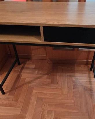 Scrivania JYSK moderna in legno e metallo