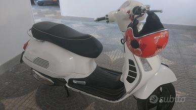 vespa gts 300