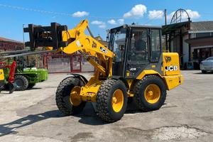 P38 Pala gommata JCB 406 targata