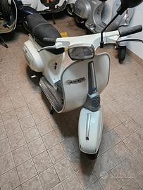 vespa 50 special  4 marce conservata 