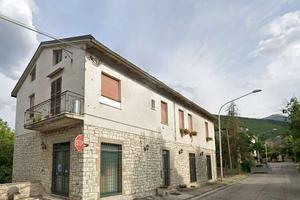 Edificio a Frontone (PU)