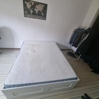 Struttura letto matrimoniale e materasso ikea