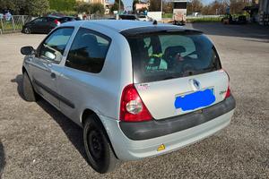 Renault clio 2003