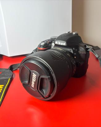 Nikon D3300 + Nikkor 18-105 VR | Solo 3800 scatti