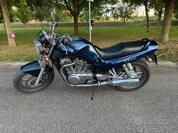 Suzuki VX 800 (Certificato rilevanza storica FMI)