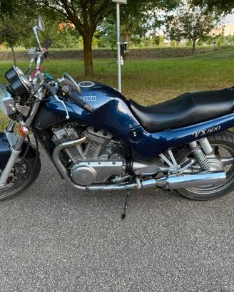 Suzuki VX 800 (Certificato rilevanza storica FMI)