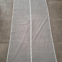 Zanzariera adesiva bianca