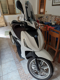 Piaggio beverly 300 anno 2023