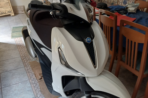 Piaggio beverly 300 anno 2023