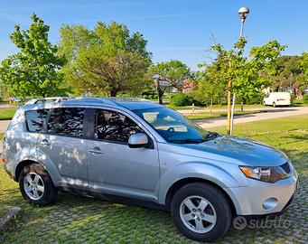 Mitsubishi 2.0  outlander  4x4