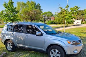 Mitsubishi 2.0  outlander  4x4