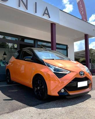 Toyota Aygo 1.0 x-wave Orange 72cv