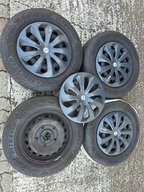 215/65 r16c 109/107t Cerchi in ferro e copricerchi