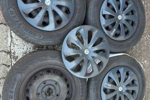215/65 r16c 109/107t Cerchi in ferro e copricerchi