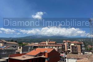 Appartamento ascensorato con garage a Giarre