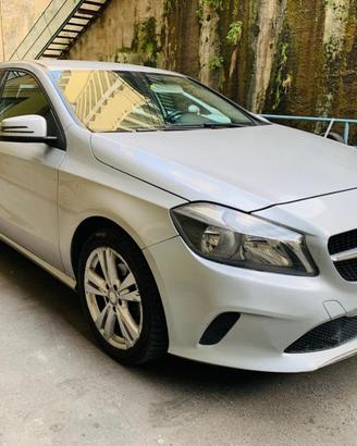 MERCEDES-BENZ A 180 d Executive