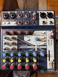 Mixer SOUNDCRAFT Notepad 8FX