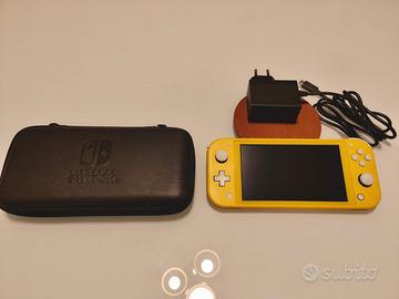 Nintendo Switch Lite gialla + custodia ori