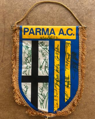 Gagliardetto PARMA A.C annata 91/92 autografato