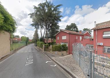 Cassia bilocale con terrazzo e posto auto