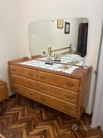 Comodino e cassettiera con specchio d epoca