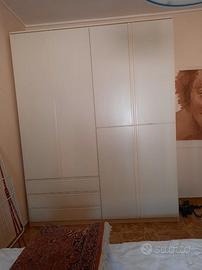 Armadio da camera  in legno bianco
