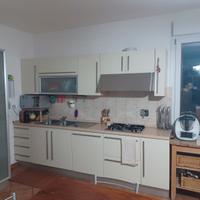 cucina componibile con elettrodomestici 