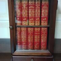 Vetrinetta e mini libri, piccoli tesori di fede