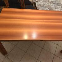 Tavolo in legno massiccio allungabile+6 sedie