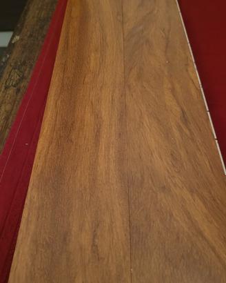 Parquet doussie verniciato prefinito 54 m2