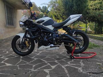 Triumph Street Triple R - 2012