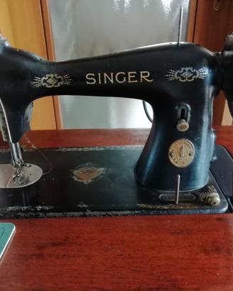 2 MACCHINE DA CUCIRE SINGER IN GHISA DEL 1900 COMP